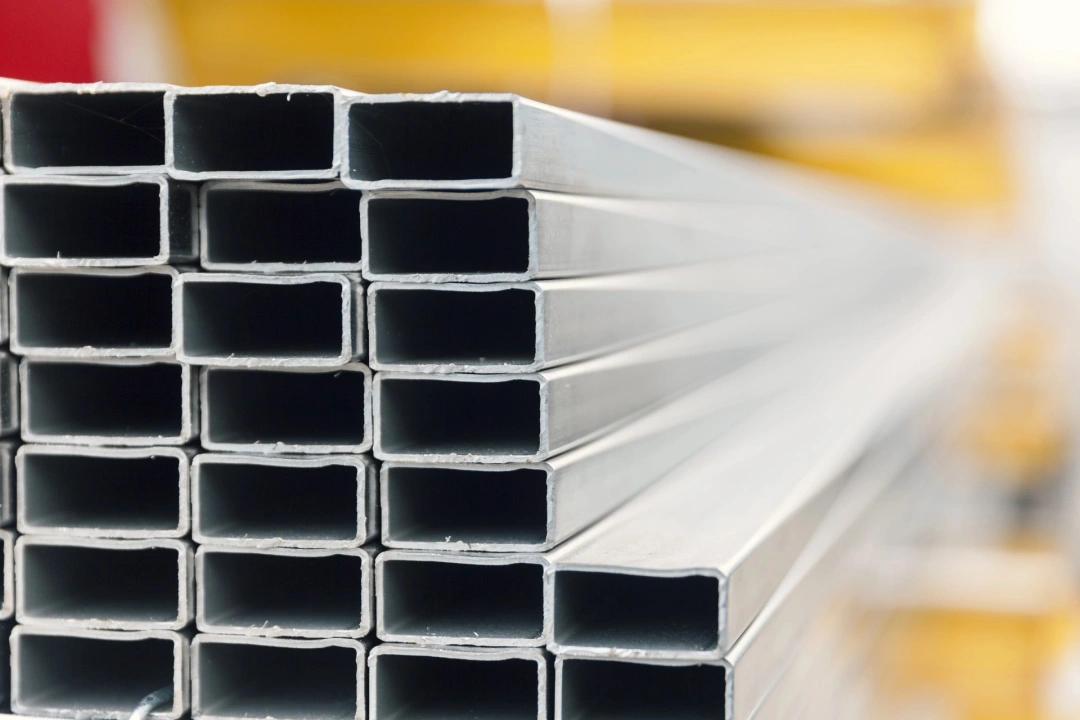 Zaślepki do profili – jak zabezpieczyć konstrukcję? 