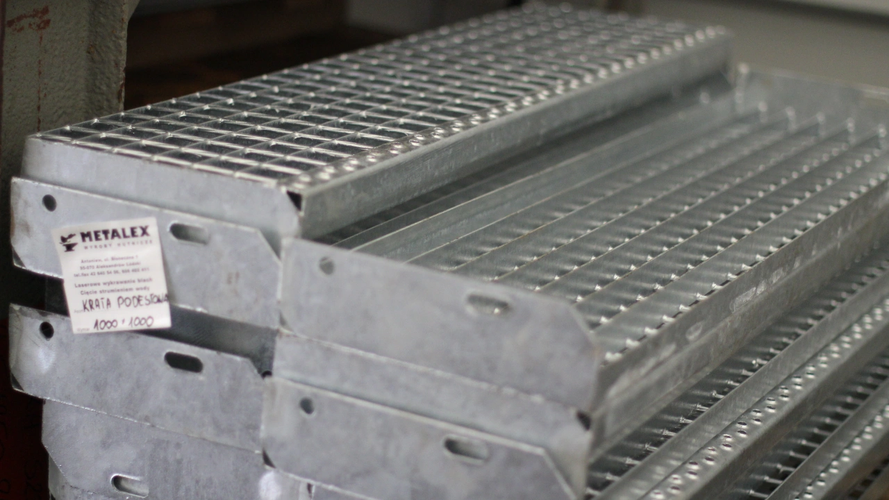 Kraty podestowe i schodowe